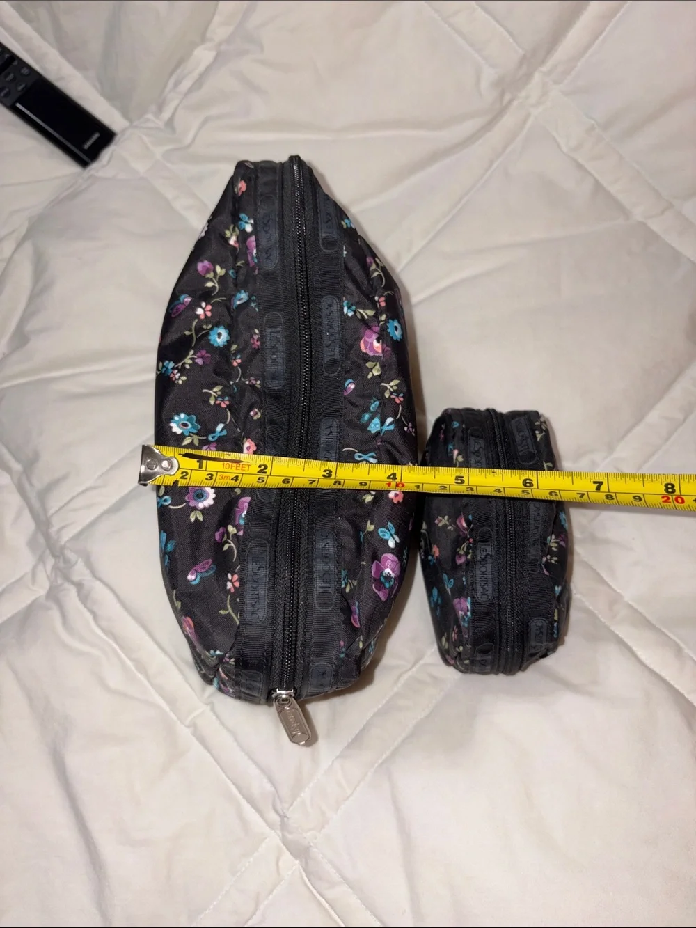 Le Sportsac cosmetic set of 2